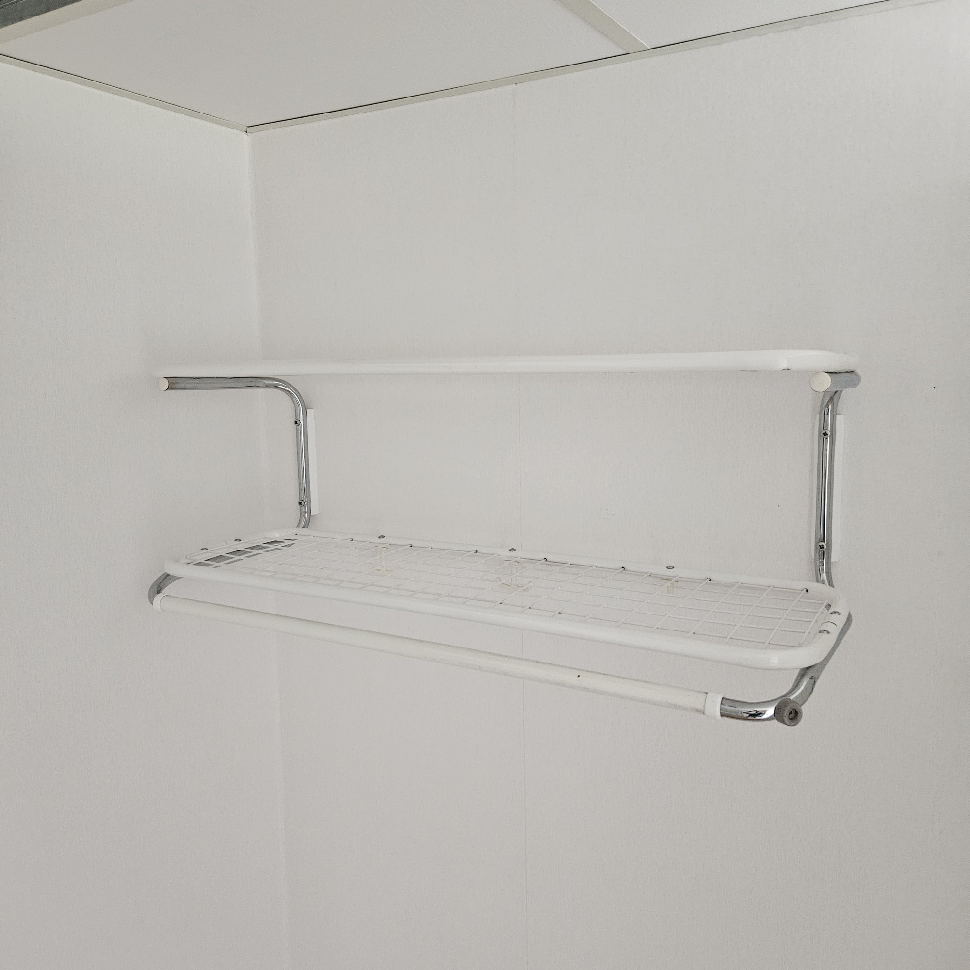 Hatthylla ESSEM Classic - Vit/Krom 800